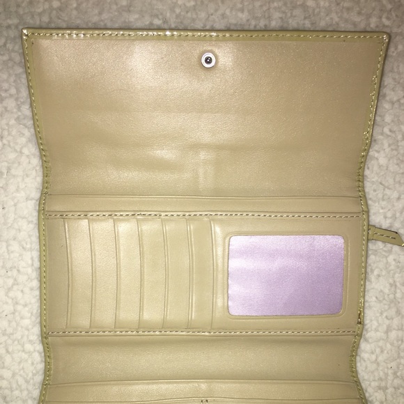 Coach - Picture 7 of 7